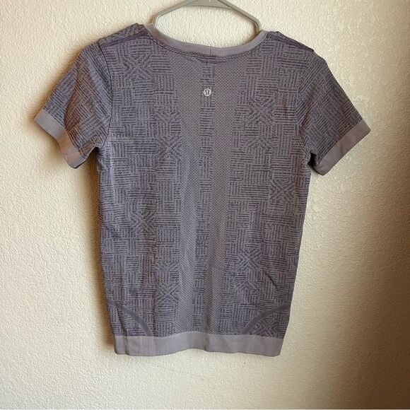 Lululemon Swiftly Relaxed Short Sleeve
Purple Quartz / Violet Grey - Picture 6 of 8